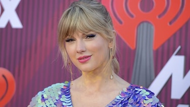 Taylor Swift dona $113 mil a grupo defensor de LGBTQ