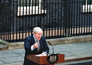 Johnson llama a cerrar las heridas del ‘Brexit’,  tras victoria