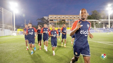 Thomas Christiansen ya tiene el equipo completo y prueba el estadio ‘Félix Sánchez’