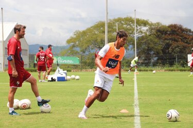 La ‘Sele’ busca lucir mejor