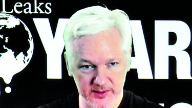 Ecuador corta acceso de internet a Assange