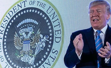 Águila bicéfala y golf, asombro en Estados Unidos por sello presidencial alterado