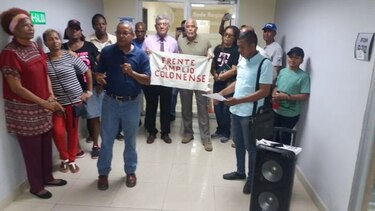 Frente Amplio por Colón protesta en instalaciones de la Contraloría