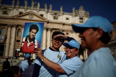 Quién fue Carlo Acutis, el ‘influencer de Dios’ al que el Vaticano declaró santo tras atribuirle el milagro de curar a una joven costarricense