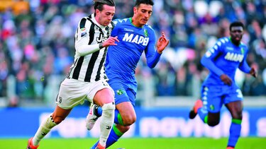 Juventus asume el liderato en Italia