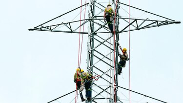 Fuertes vientos causan cortes eléctricos en todo el país