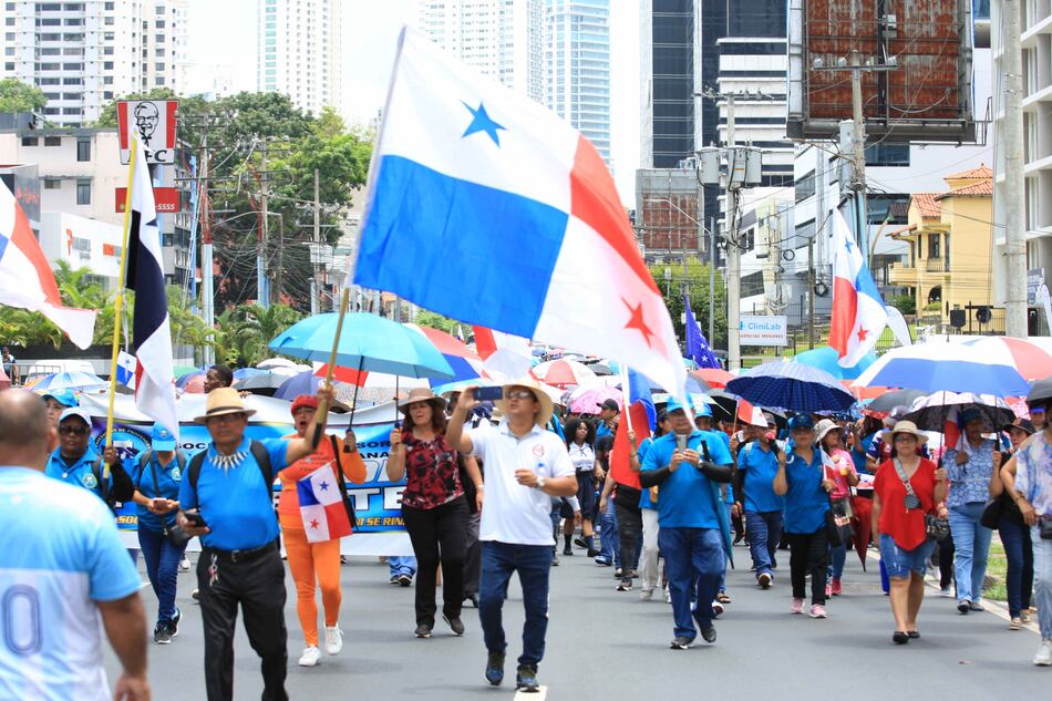 Gremios docentes mantienen protestas en la capital, La Chorrera y el interior del país
