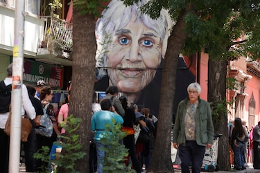 Despiden a la activista y bailarina Joan Jara, viuda de Víctor Jara
