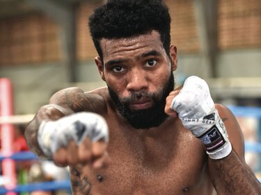 Corrales pierde por decisión contra Colbert en Filadelfia