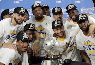 Warriors imponen récord y están en la final