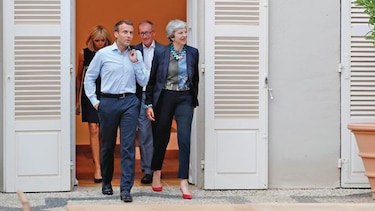 May visita a Macron para impulsar negociaciones