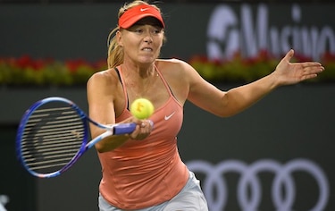 Sharapova gana a Azarenka en sexto match point en Indian Wells