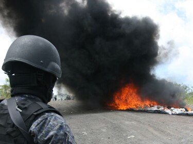 Policía de Panamá incinera 4.9 toneladas de drogas