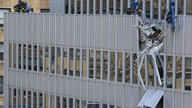 Cae la carga de una grúa en Nueva York: 10 heridos
