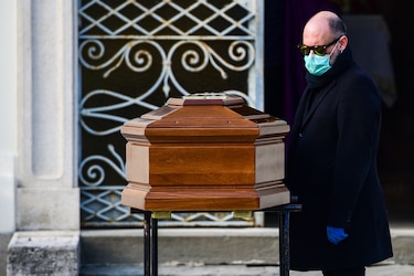 Italia supera 4,000 muertos por coronavirus tras 627 decesos en un solo día, nuevo récord