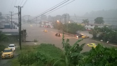 Lluvias y deslizamientos de tierra dejan 20 viviendas afectadas en Colón