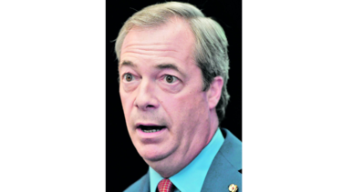 Farage renuncia a su partido tras consulta