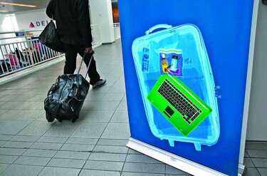 Veto de llevar  ‘laptops’ y tabletas en vuelos de países árabes entra en vigencia