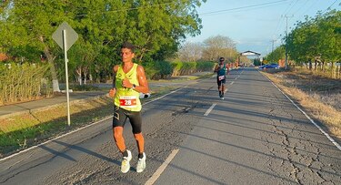 Edwin y Diana Rodríguez dominan los 21K en la Clásica Sábado de Gloria  