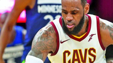 Wolves vencen, al fin, a Cavs por paliza