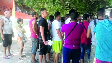 Autoridades, en alerta ante llegada de más cubanos