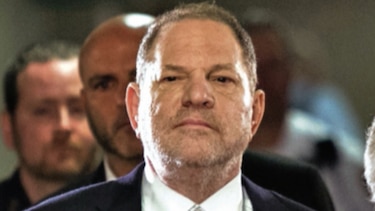Abogado de Harvey Weinstein pide a la justicia desestimar el caso en su contra