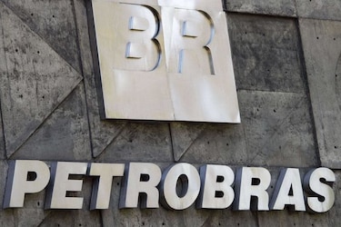Petrobras anuncia la venta de activos por mil 382 millones de dólares en Argentina y Chile
