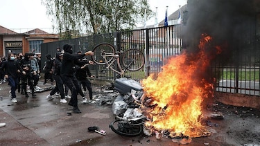 Las violentas protestas estudiantiles en Francia que han dejado más de 1,000 escuelas afectadas y cientos de detenidos