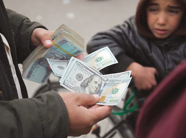 Variantes, inflación y menor crecimiento amenazan el 2022