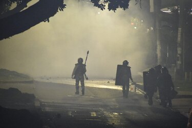 878 personas aprehendidas en 10 días de manifestaciones en las calles por el contrato minero