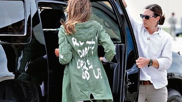 Melania Trump y su chaqueta mensajera