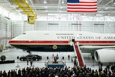 Trump estrena polémico avión presidencial donado por Catar: ‘Estamos muy orgullosos’