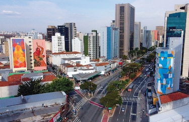 Brasil lidera baja mientras los políticos no convencen