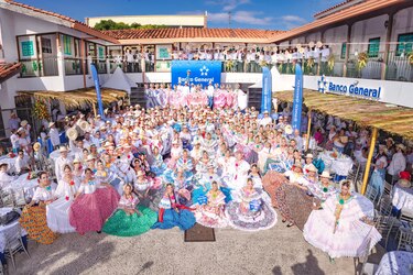 Con más de 400 participantes, delegación de Banco General se luce en el Desfile de las Mil Polleras