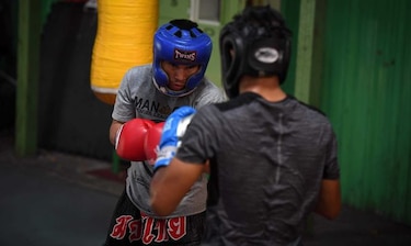 Un boxeador tailandés puede igualar a Mayweather; un panameño su rival