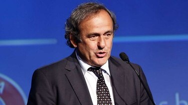 Platini retira su candidatura a la presidencia de la FIFA