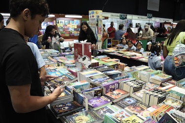 Los escritores promueven la lectura en la Feria del Libro
