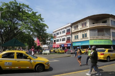 Usuarios se quejan por mal servicio de transporte en la ciudad de Colón