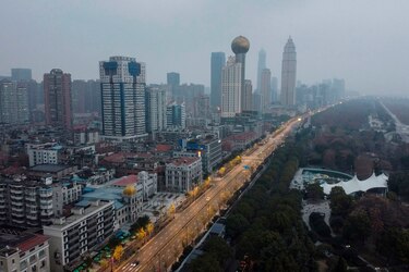 El virus se extiende; preparan la evacuación de extranjeros de China