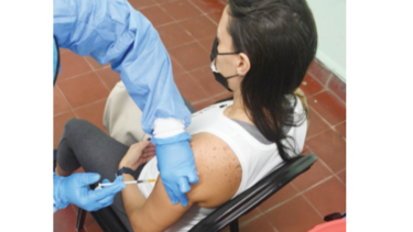 Vigilancia de posible efectos de las vacunas es constante  