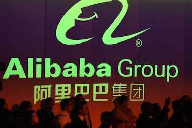 Acción de Alibaba sube más de 6% en estreno 