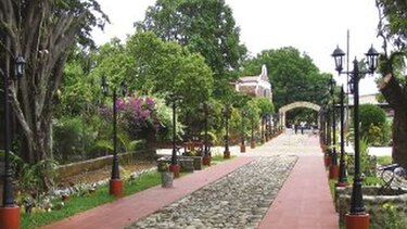Inauguran vereda cultural en el casco viejo de David