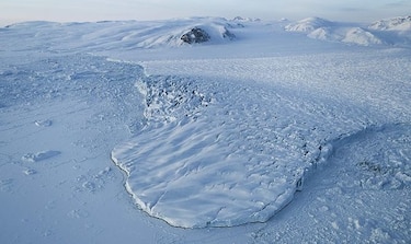 Inesperado derretimiento de hielo en Antártida y Ártico