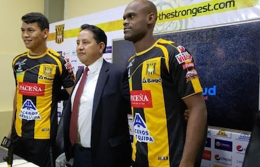 El panameño Adolfo Machado es presentado por The Strongest