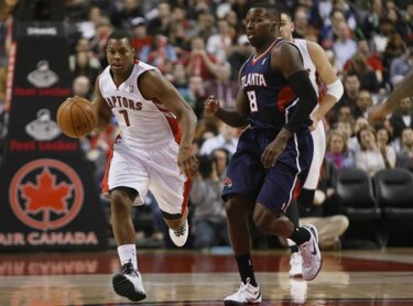 Raptors vuelven a ganar y no ceden terreno en la recta final