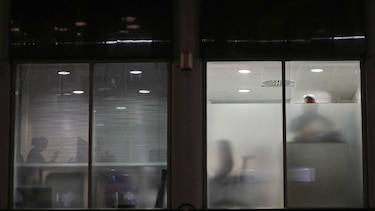 Termina el allanamiento en Londres de la sede de Cambridge Analytica