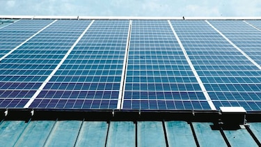 El mundo gasta menos energía limpia en seis años