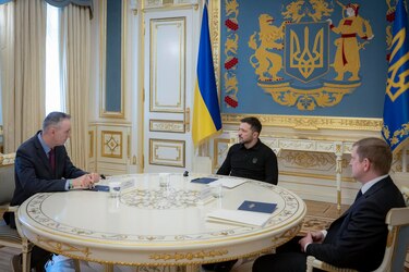 El acuerdo sobre explotación mineral no reconoce la ayuda de EUA como ‘deuda’, dice Kiev