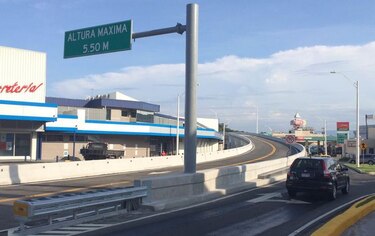 Abren nuevo viaducto en la vía Cincuentenario