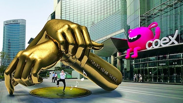 ESTATUA EN HONOR AL ‘BAILE DEL JINETE’ DE ‘GANGNAM STYLE’
